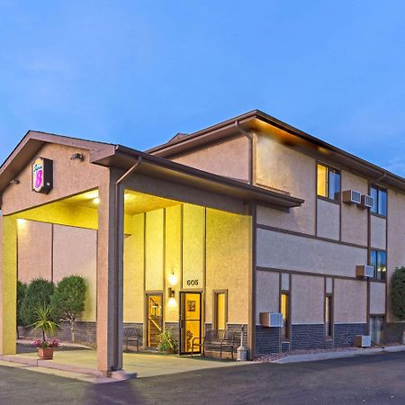 Super 8 By Wyndham Colorado Springs Peterson Space Force Cimarron Hills Экстерьер фото